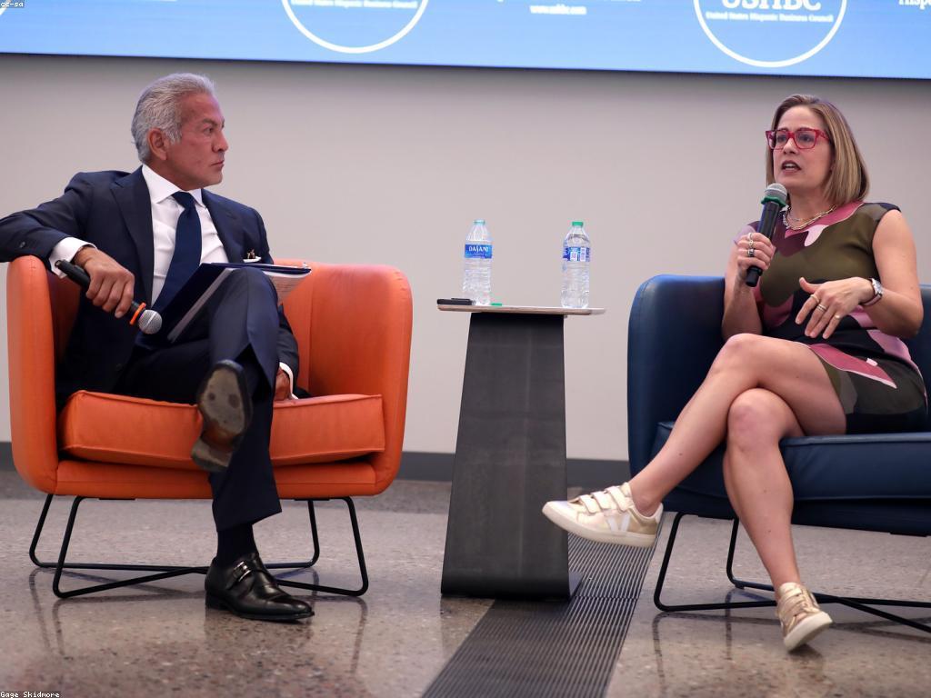 ដំណឹងថ្មី​អំពី​លក្ខណៈ​គ្រប់គ្រង​អាជីវកម្ម